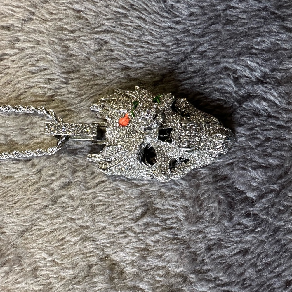 Silver crystal  Skull Pendant - Picture 10 of 11